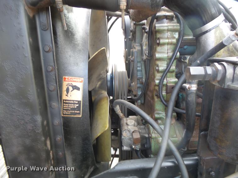 image for item DA3271 1998 Freightliner FLD semi truck