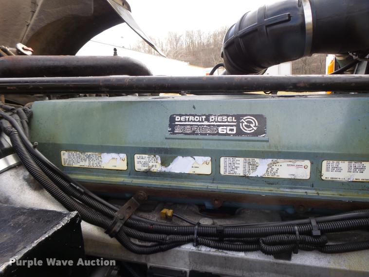 image for item DA3271 1998 Freightliner FLD semi truck