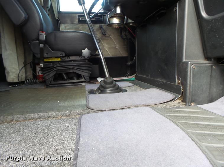 image for item DA3271 1998 Freightliner FLD semi truck