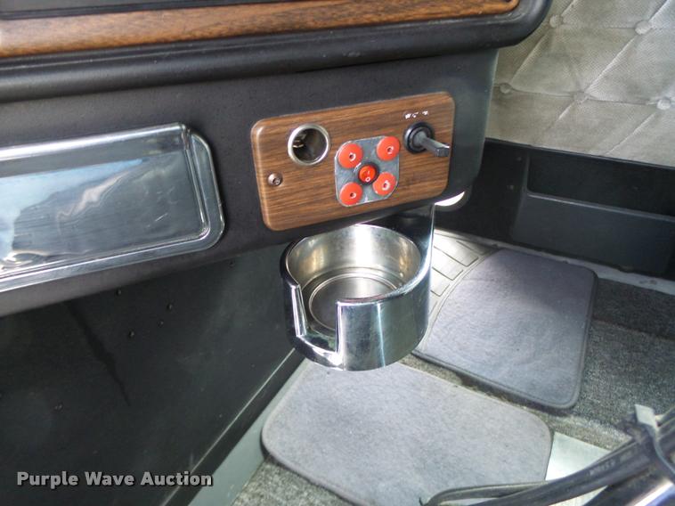 image for item DA3271 1998 Freightliner FLD semi truck