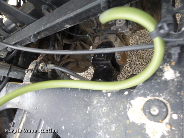 image for item DA3277 2004 Volvo VNL semi truck