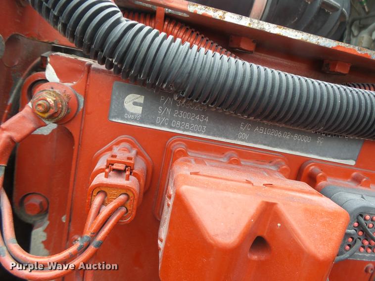 image for item DA3277 2004 Volvo VNL semi truck