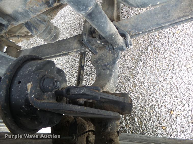 image for item DA3277 2004 Volvo VNL semi truck