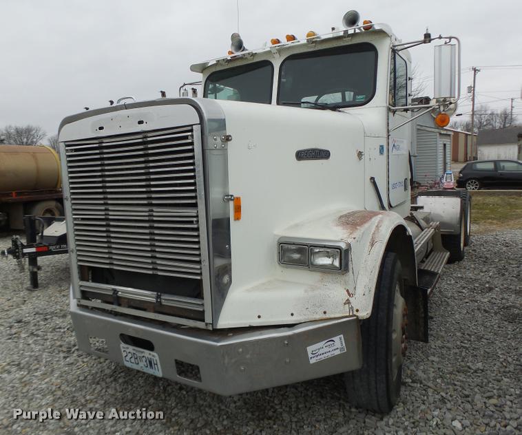 image for item DA3280 1987 Freightliner FLC-64T semi truck