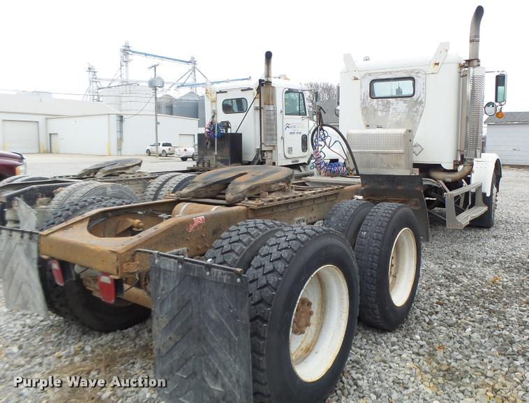 image for item DA3280 1987 Freightliner FLC-64T semi truck