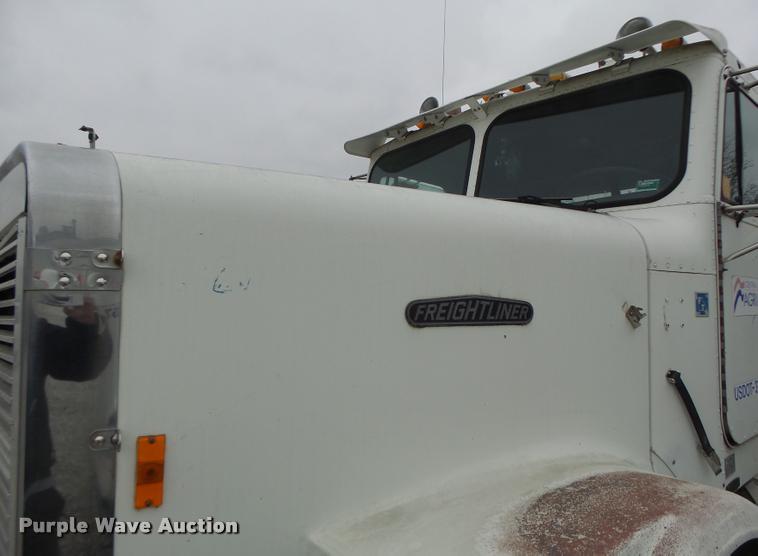 image for item DA3280 1987 Freightliner FLC-64T semi truck