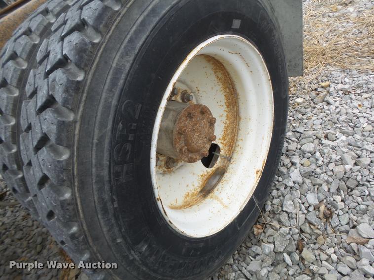 image for item DA3280 1987 Freightliner FLC-64T semi truck