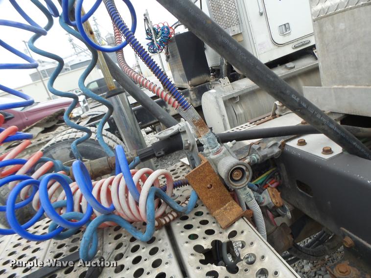 image for item DA3280 1987 Freightliner FLC-64T semi truck