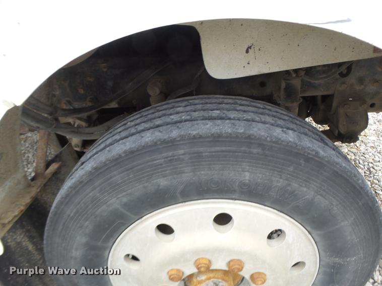 image for item DA3280 1987 Freightliner FLC-64T semi truck