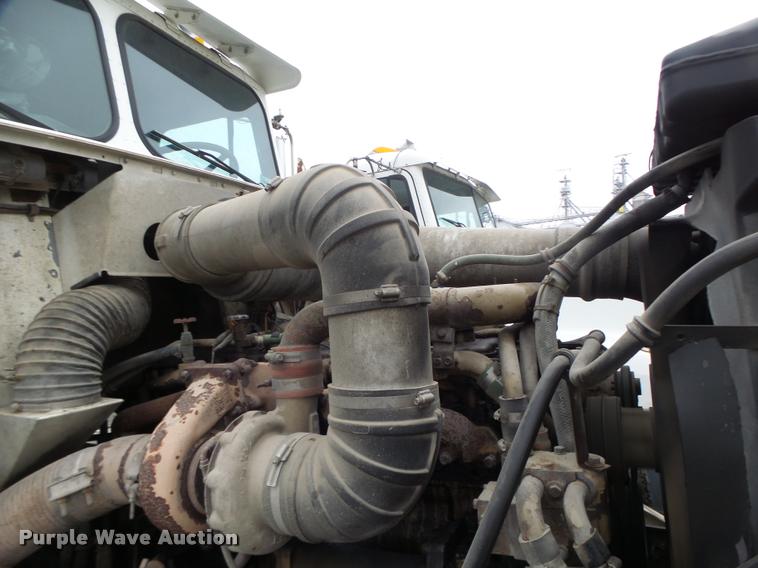 image for item DA3280 1987 Freightliner FLC-64T semi truck