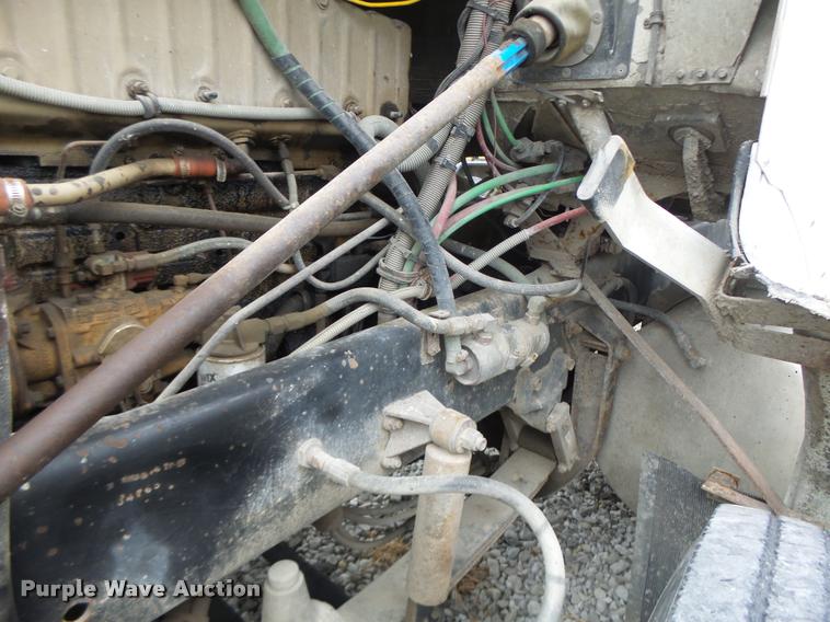 image for item DA3280 1987 Freightliner FLC-64T semi truck