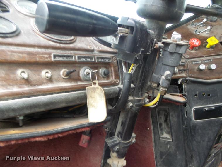 image for item DA3280 1987 Freightliner FLC-64T semi truck