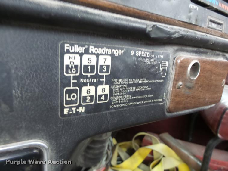 image for item DA3280 1987 Freightliner FLC-64T semi truck