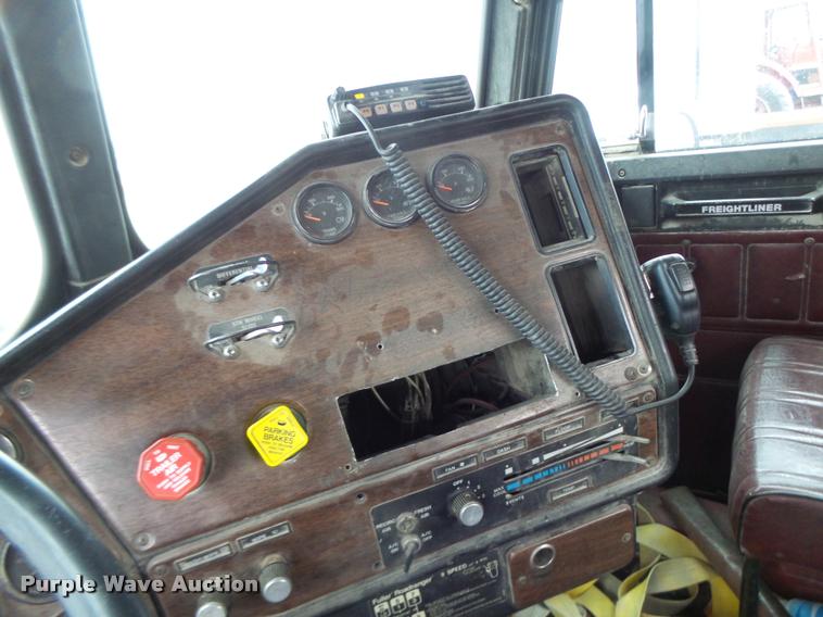 image for item DA3280 1987 Freightliner FLC-64T semi truck