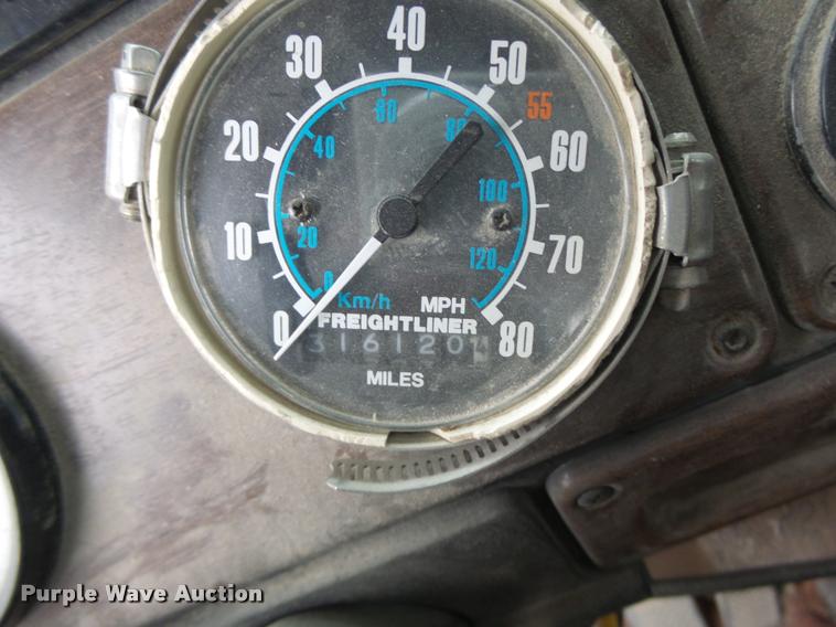 image for item DA3280 1987 Freightliner FLC-64T semi truck