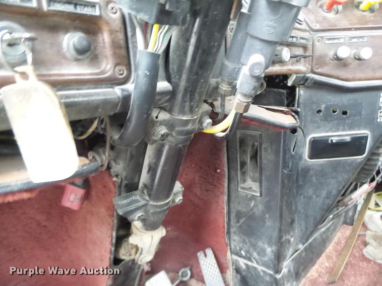 image for item DA3280 1987 Freightliner FLC-64T semi truck