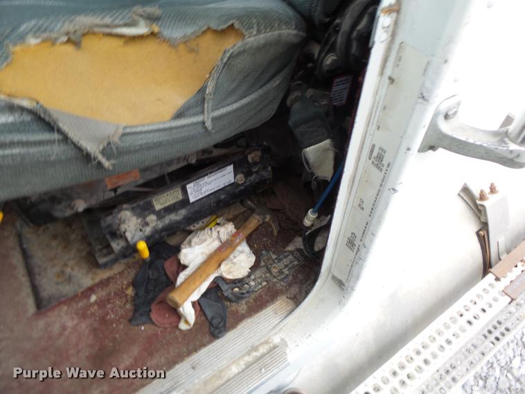 image for item DA3280 1987 Freightliner FLC-64T semi truck