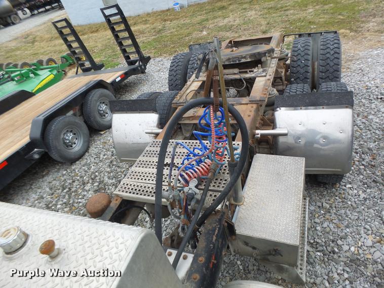 image for item DA3280 1987 Freightliner FLC-64T semi truck