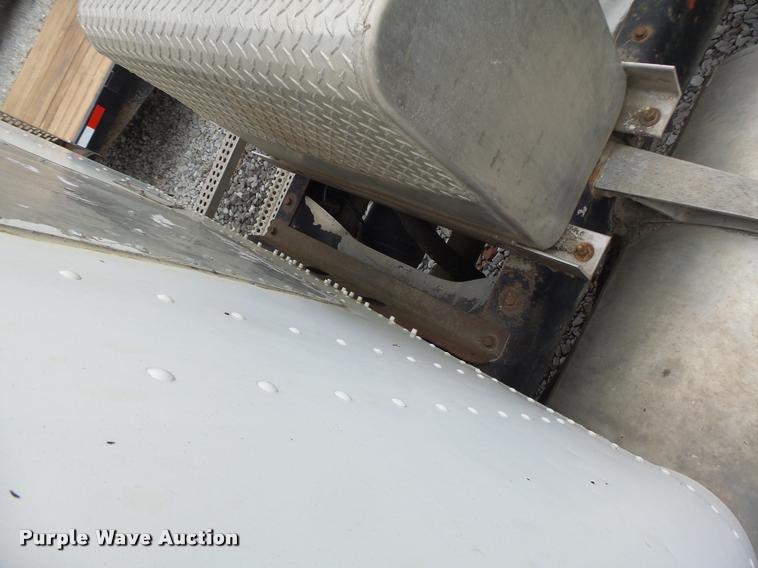 image for item DA3280 1987 Freightliner FLC-64T semi truck