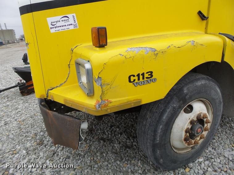 image for item DA3281 1996 Volvo WG semi truck