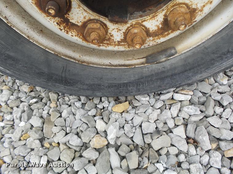 image for item DA3281 1996 Volvo WG semi truck