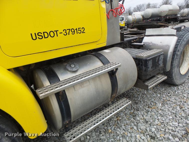 image for item DA3281 1996 Volvo WG semi truck