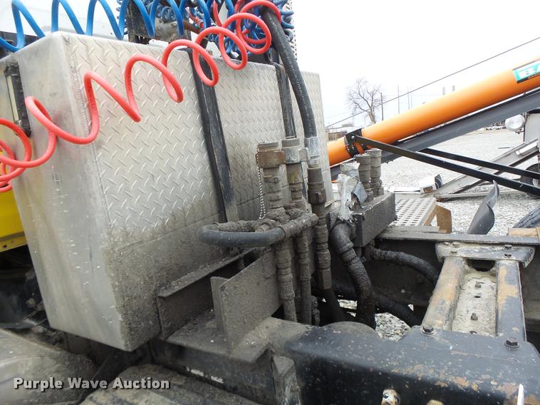 image for item DA3281 1996 Volvo WG semi truck