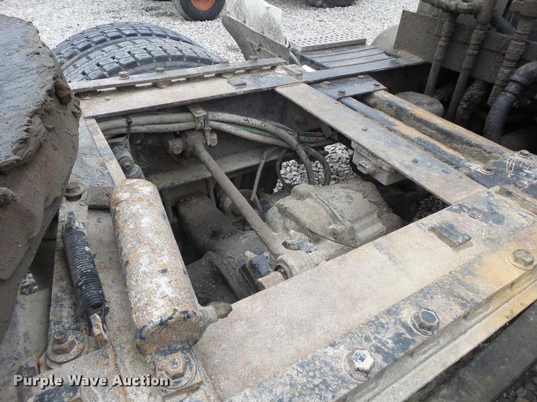 image for item DA3281 1996 Volvo WG semi truck