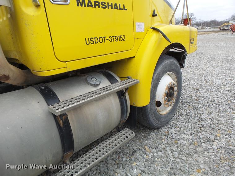 image for item DA3281 1996 Volvo WG semi truck