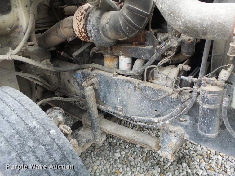 image for item DA3281 1996 Volvo WG semi truck