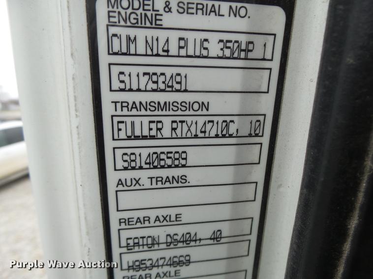 image for item DA3281 1996 Volvo WG semi truck