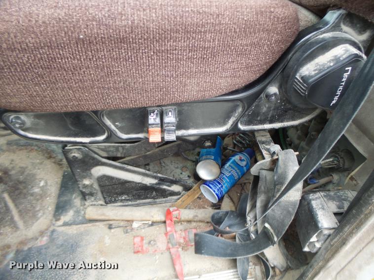 image for item DA3281 1996 Volvo WG semi truck