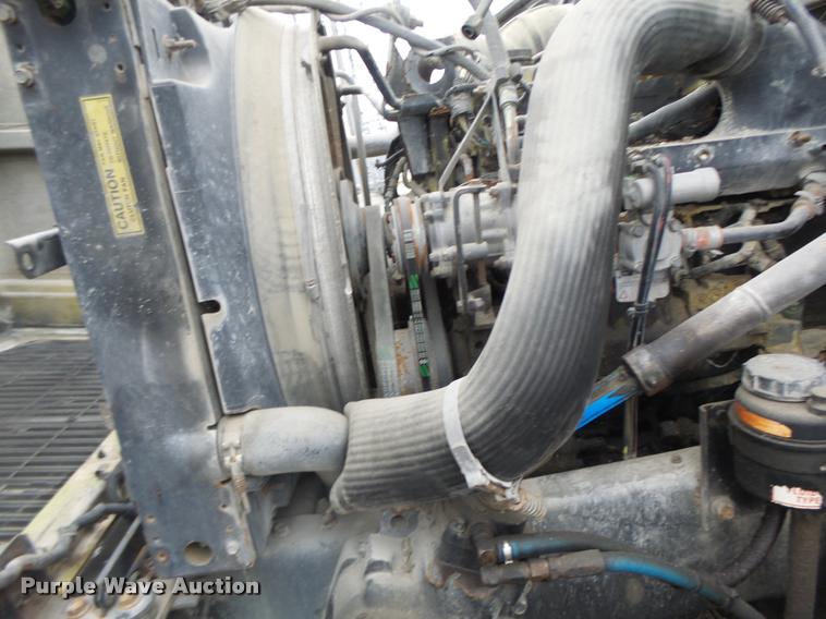 image for item DA3307 1996 Volvo WG semi truck