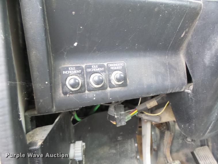 image for item DA3307 1996 Volvo WG semi truck