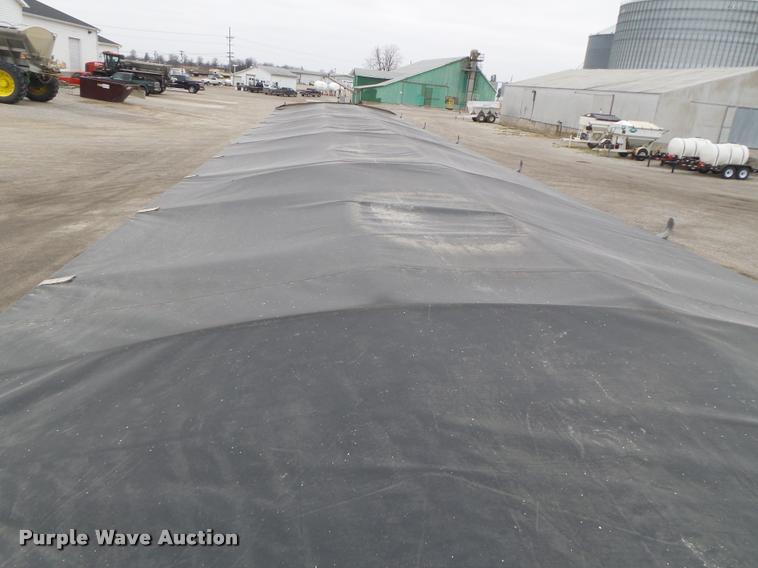 image for item DA3311 1989 Wilson DWB-2000 double hopper grain trailer