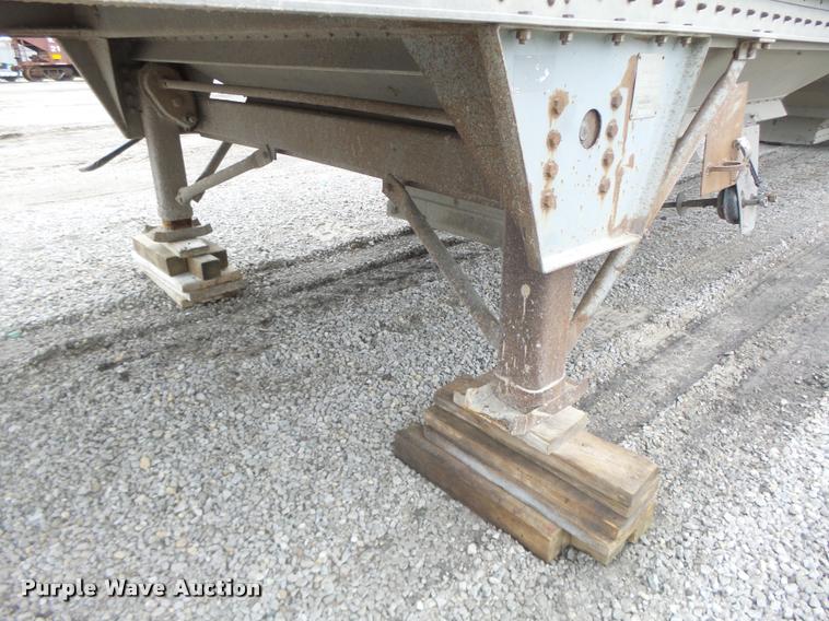 image for item DA3311 1989 Wilson DWB-2000 double hopper grain trailer
