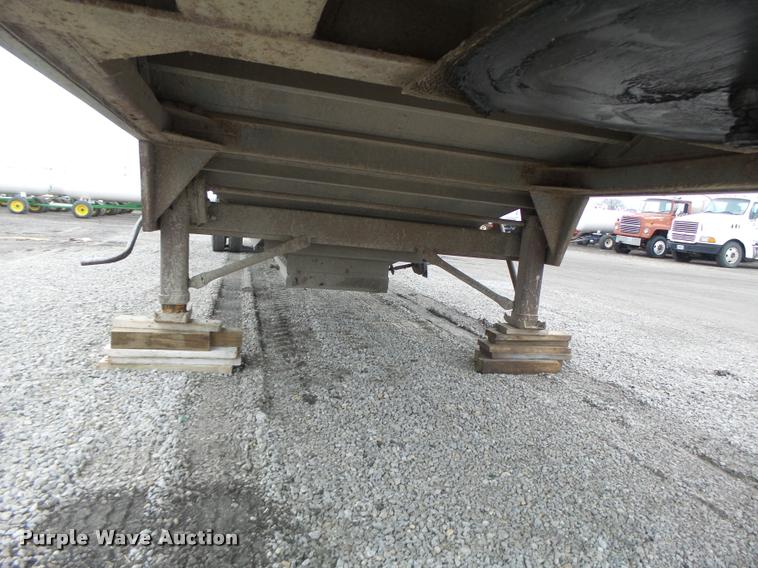 image for item DA3311 1989 Wilson DWB-2000 double hopper grain trailer