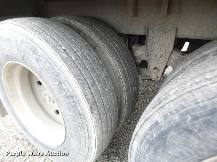 image for item DA3311 1989 Wilson DWB-2000 double hopper grain trailer