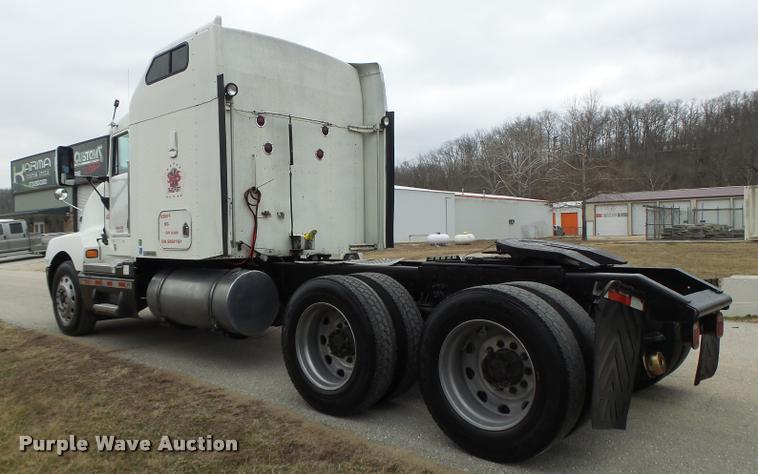 image for item DA3312 1995 Kenworth T600 semi truck