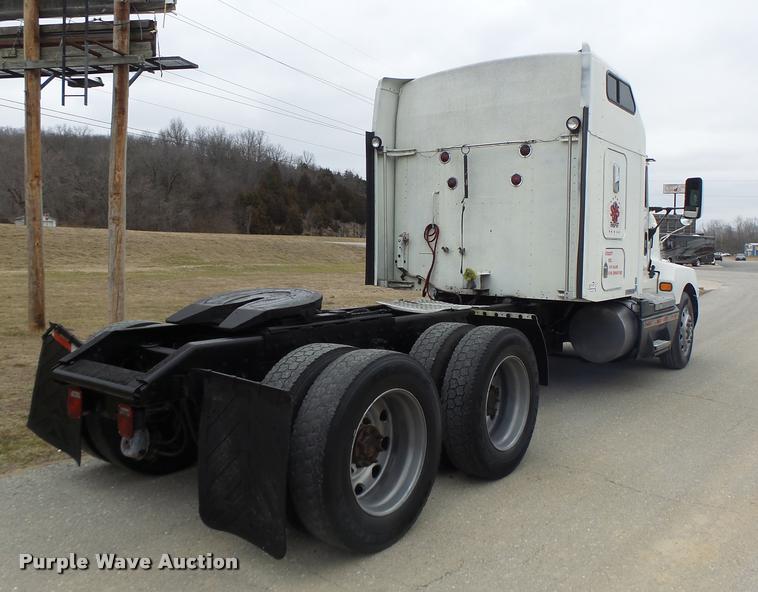 image for item DA3312 1995 Kenworth T600 semi truck