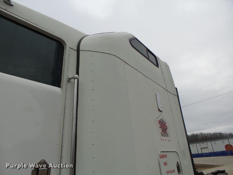 image for item DA3312 1995 Kenworth T600 semi truck