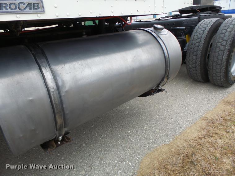 image for item DA3312 1995 Kenworth T600 semi truck