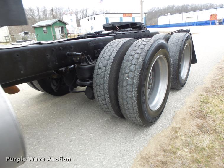 image for item DA3312 1995 Kenworth T600 semi truck