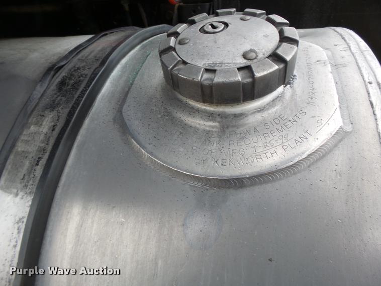 image for item DA3312 1995 Kenworth T600 semi truck