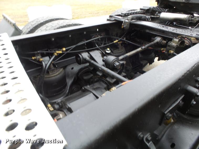 image for item DA3312 1995 Kenworth T600 semi truck