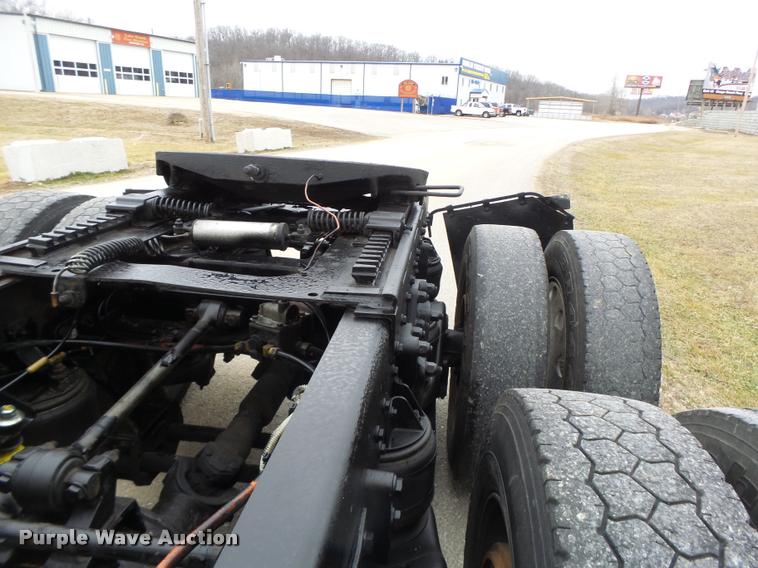 image for item DA3312 1995 Kenworth T600 semi truck