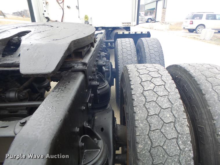 image for item DA3312 1995 Kenworth T600 semi truck