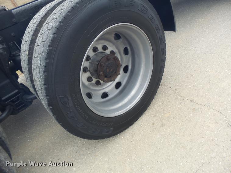 image for item DA3312 1995 Kenworth T600 semi truck