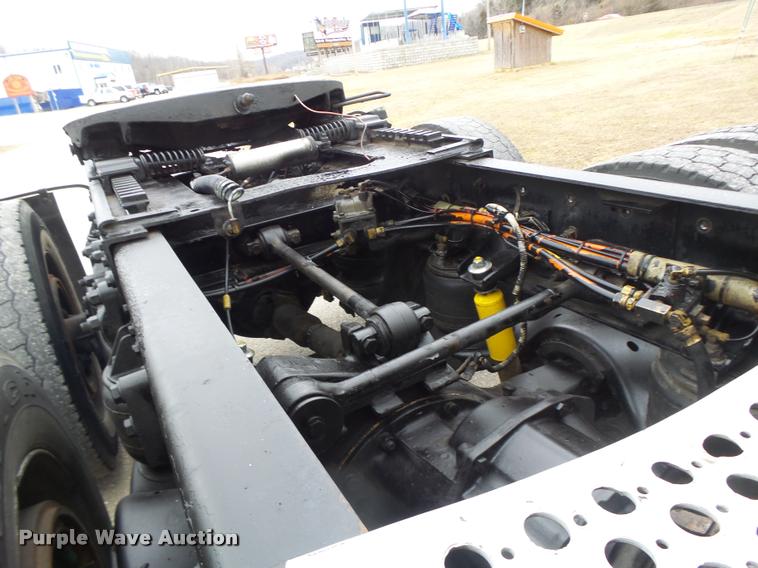 image for item DA3312 1995 Kenworth T600 semi truck