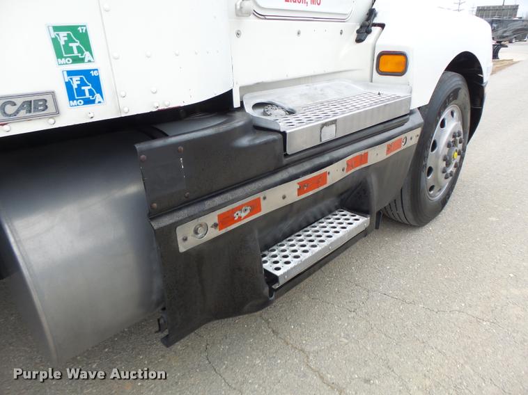 image for item DA3312 1995 Kenworth T600 semi truck